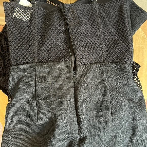 PatBO
Tulle & Crepe Gown - Picture 14 of 16